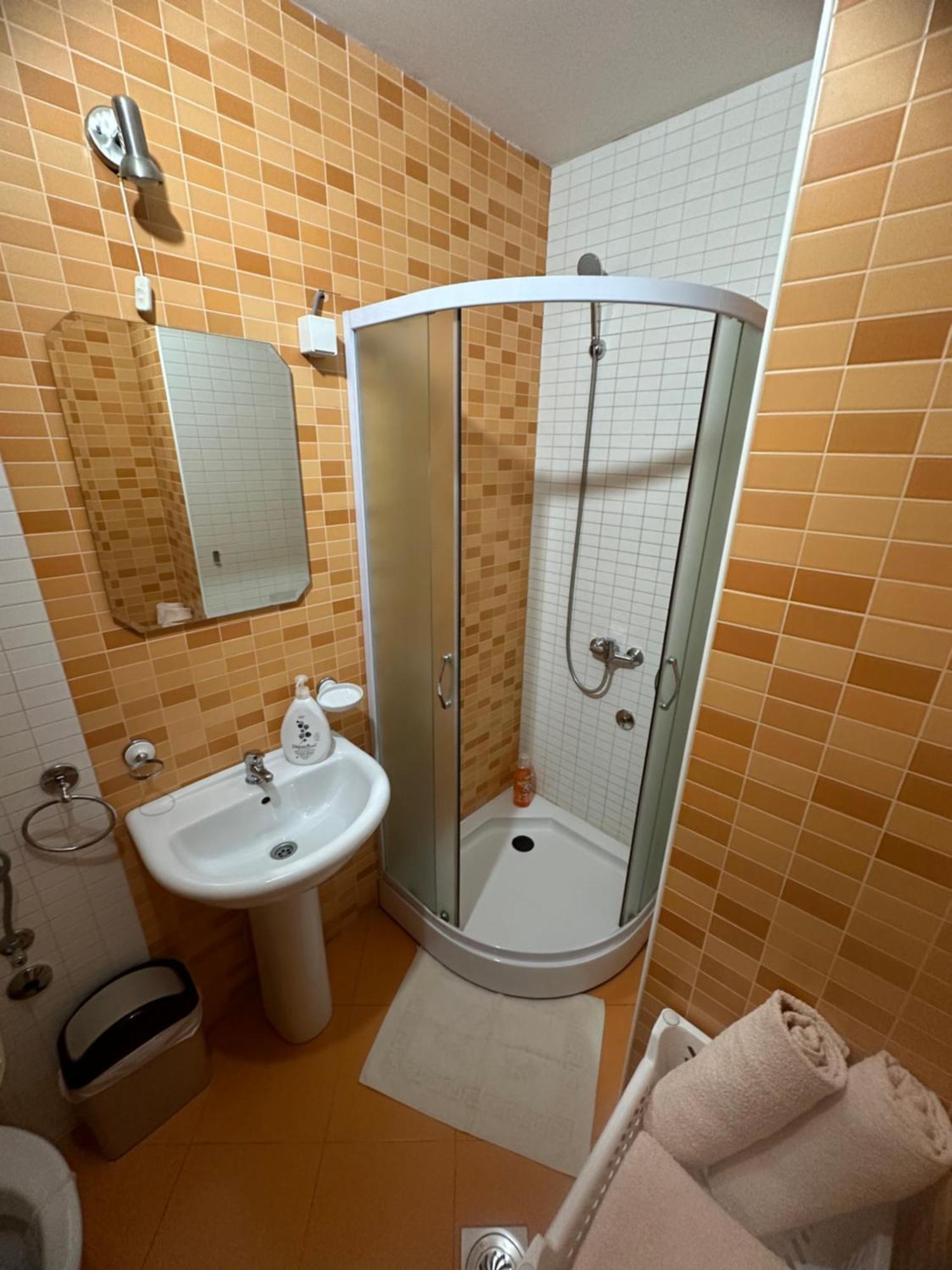 Apartments Bokan Цетинє Екстер'єр фото