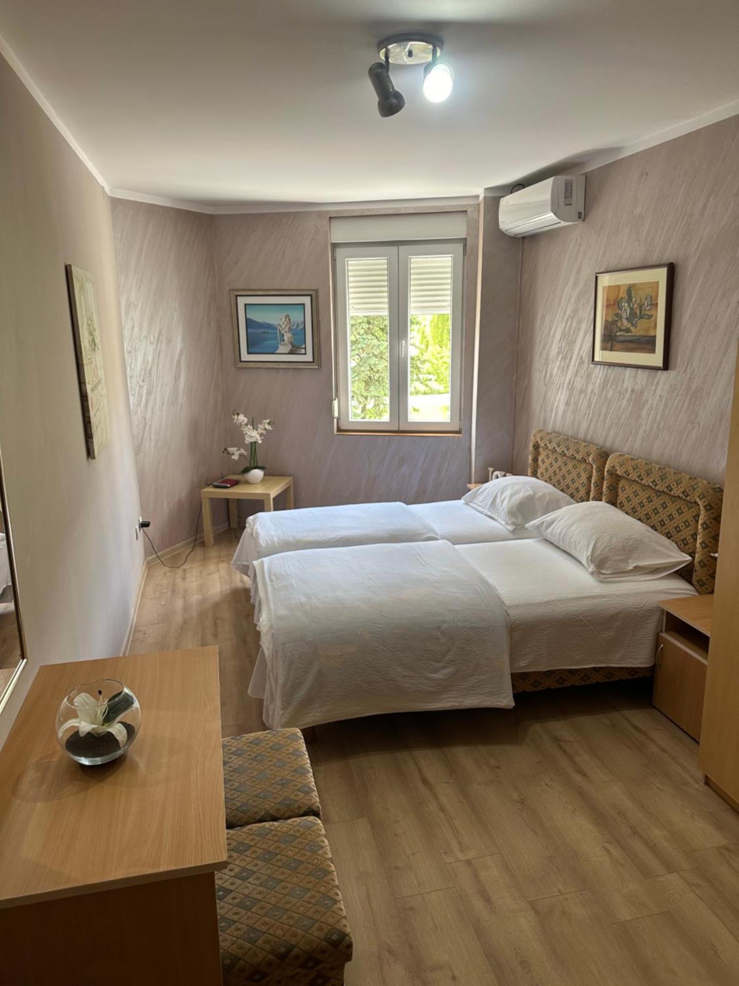Apartments Bokan Цетинє Екстер'єр фото
