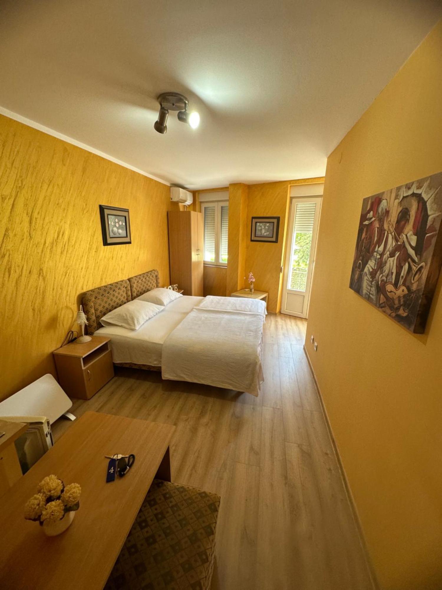 Apartments Bokan Цетинє Екстер'єр фото